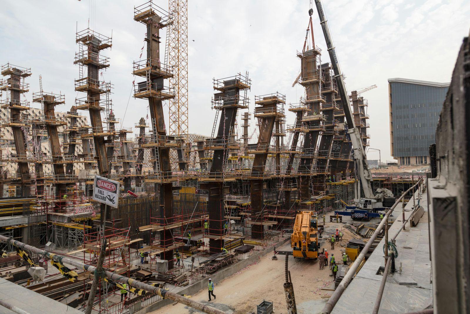 Steel framework and cranes at the Skyline Towers construction site